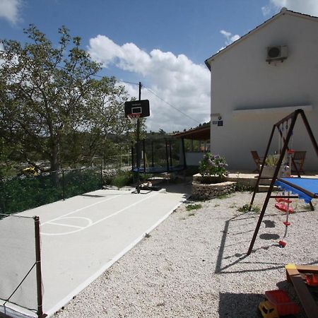 Holiday Home Ela Dračevica Exteriör bild