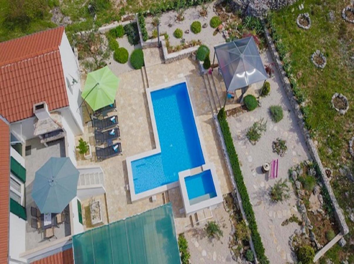 Holiday Home Ela Dračevica Exteriör bild