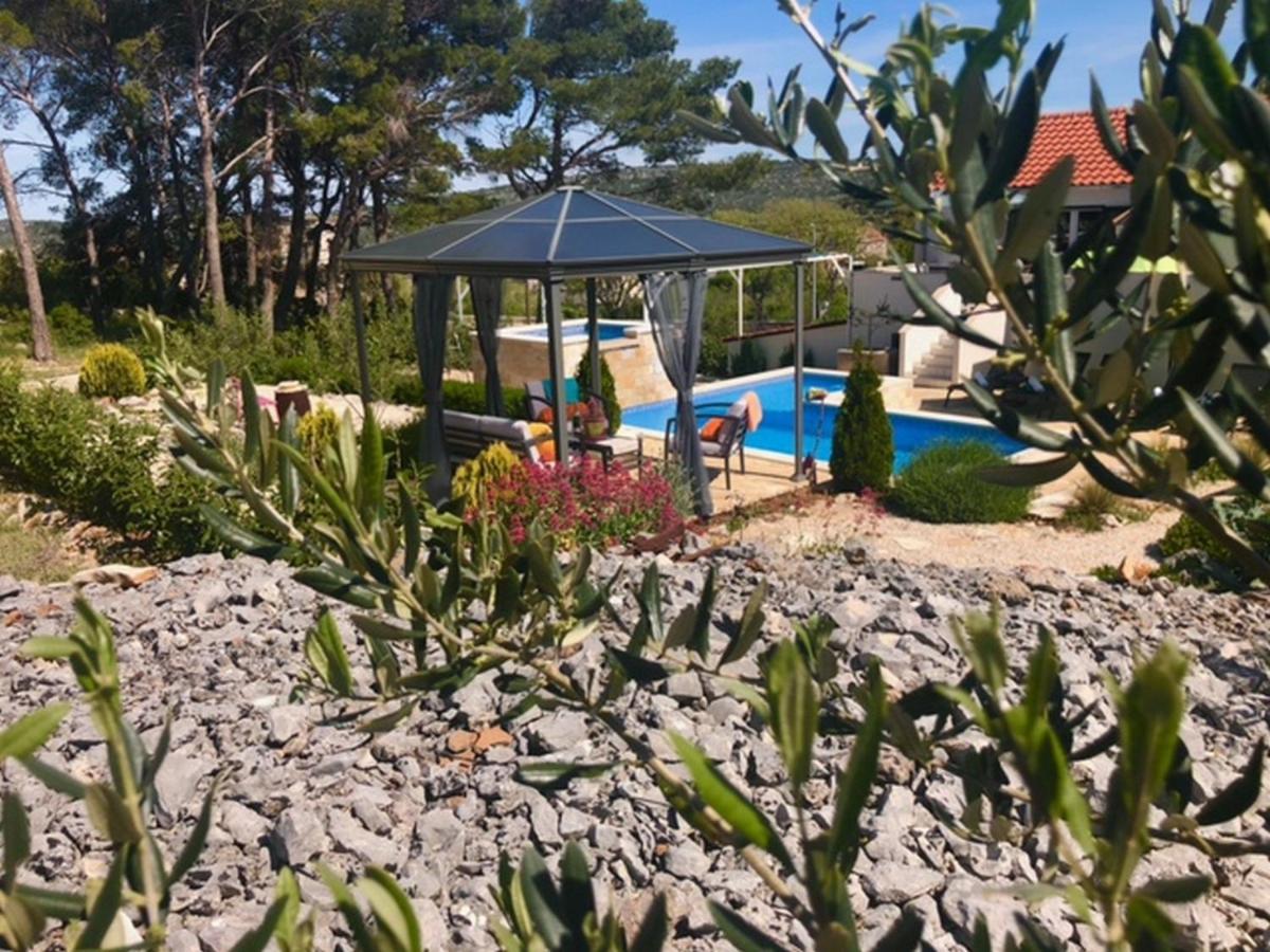 Holiday Home Ela Dračevica Exteriör bild